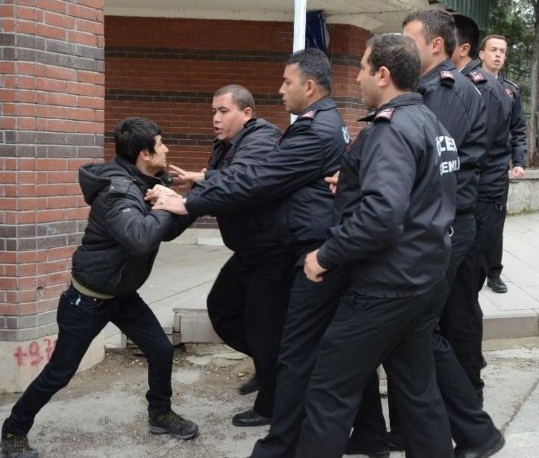 &Uuml;niversitede Arbede