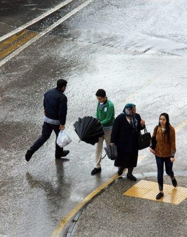 Gaziantep’te Sevindiren Yağmur