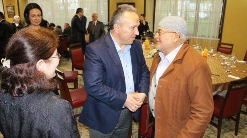 Vali Ali Fidan, Şehit Aileleri Ve Emekli Polislerle Yemek Yedi