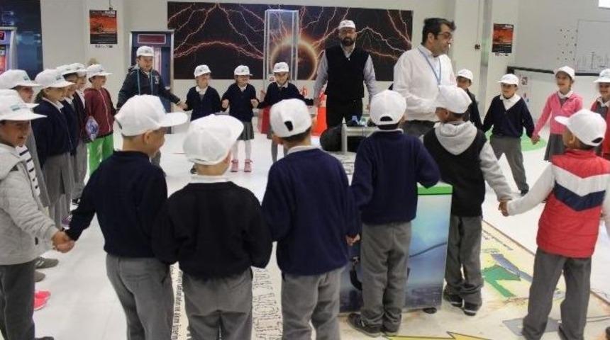 Clk Uludağ Elektrik, &Ouml;ğrencileri Bilimle Buluşturdu