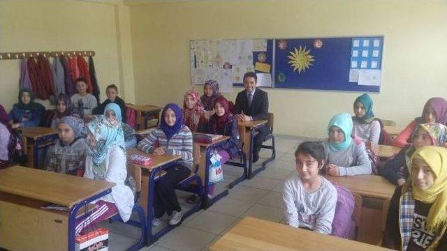 Ak Parti Kütahya Milletvekili İshak Gazel, Ahteri İmam Hatip Ortaokulu’nu Ziyaret Etti