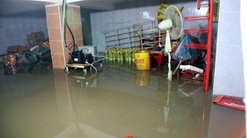 Siirt&rsquo;te 30 Ev Ve İş Yerini Su Bastı