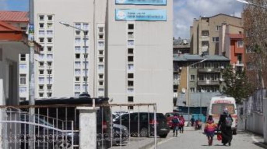 Erzurum&rsquo;da Sınıf &Ouml;ğretmeni &Ouml;ğrencilere Cinsel Taciz İddiasıyla Tutuklandı