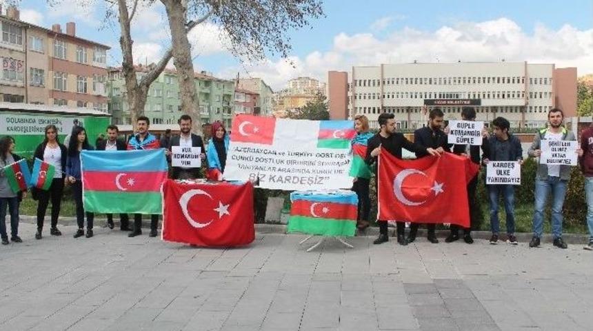 Azerbaycanlı &Ouml;ğrenciler Şehitler İ&ccedil;in Niğde&rsquo;de Helva Dağıttı