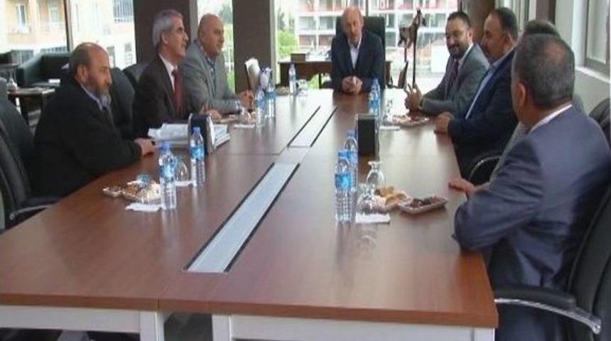 Kızılay&rsquo;dan Manas Evlerine Teşekk&uuml;r Plaketi