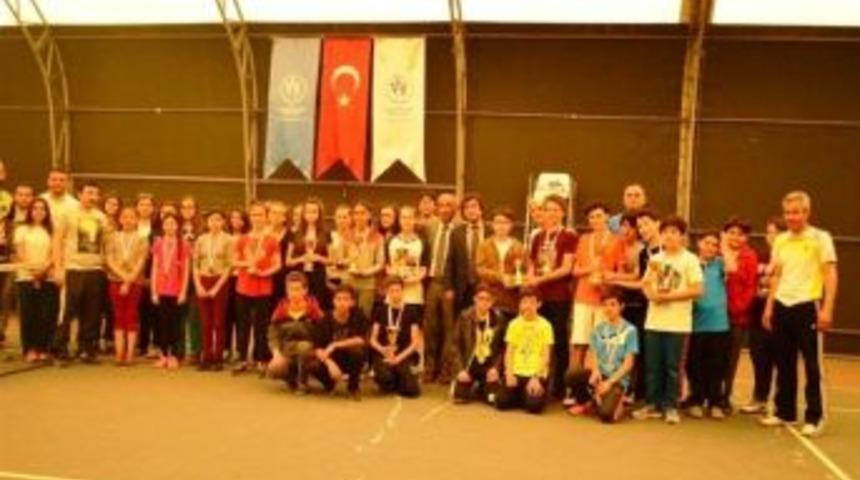 Bartın&rsquo;da Tenis M&uuml;sabakaları Sona Erdi