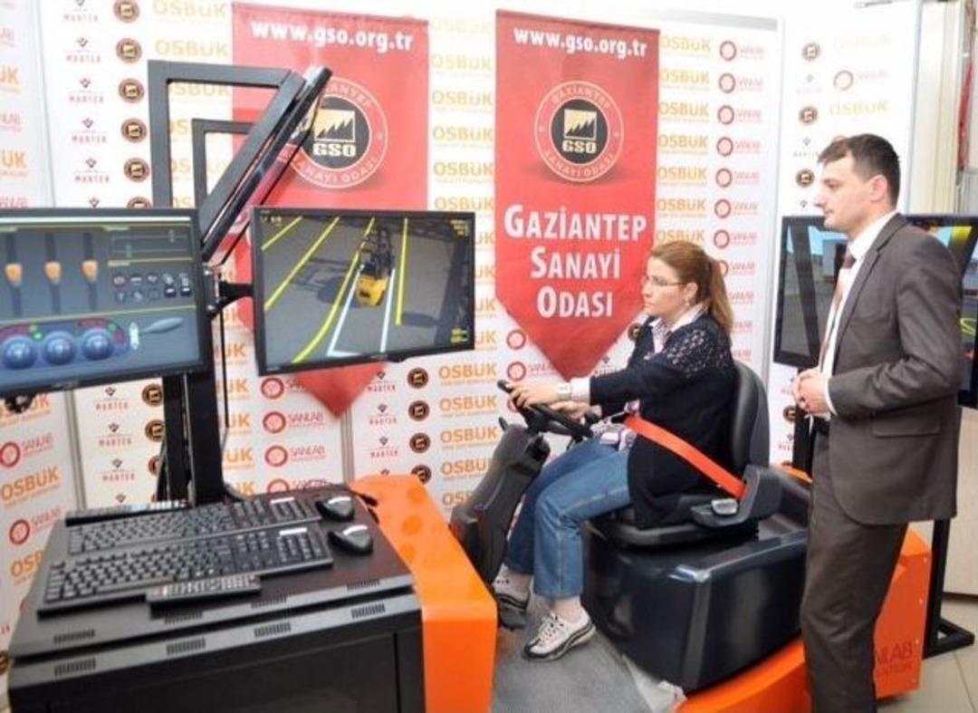 Gaziantep&rsquo;te Kadınlar İ&ccedil;in Forklift Operat&ouml;rl&uuml;ğ&uuml; Kursu A&ccedil;ıldı