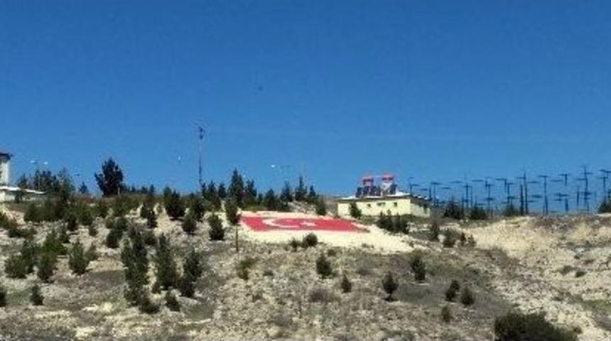 Nizip Meslek Y&uuml;ksek Okulunda &lsquo;al Bayrağım&rsquo; Projesi Tamamlandı