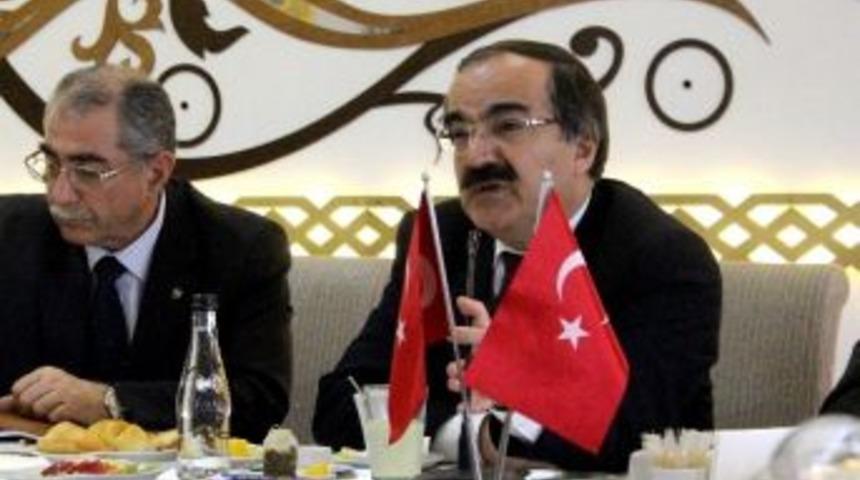 Sakarya Valisi Coş&rsquo;tan Fet&ouml; İle Topyek&uuml;n M&uuml;cadele &Ccedil;ağrısı: