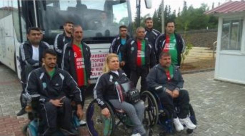 Diyarbakır&rsquo;da Engelli Voleybolculara Otob&uuml;s Desteği