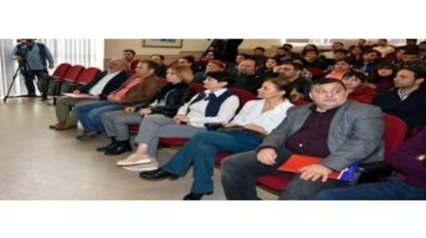 &Uuml;nl&uuml; Piyanist T&uuml;rev Berki Om&uuml;&rsquo;de