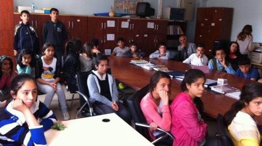 G&uuml;zel Sanatlar Lisesi Kendisini Tanıtıyor
