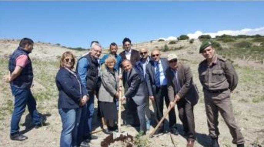 Bağışlanan Sakız Ağa&ccedil;ları Toprak Buluştu