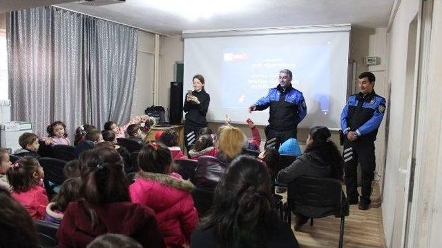 Öğrencilerden Polise Ziyaret