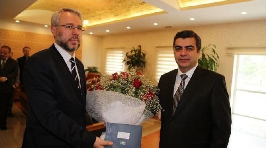 İl M&uuml;ft&uuml;s&uuml; G&uuml;ven Vali Orha N D&uuml;zg&uuml;n&rsquo;&uuml; Ziyaret Etti