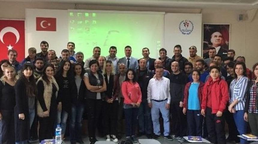 Adana&rsquo;da Muay Thai Hakem Kursu Sona Erdi