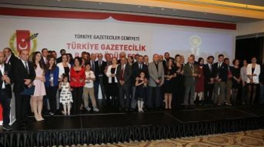 T&uuml;rkiye Gazetecilik Başarı &Ouml;d&uuml;lleri Sahiplerini Buldu