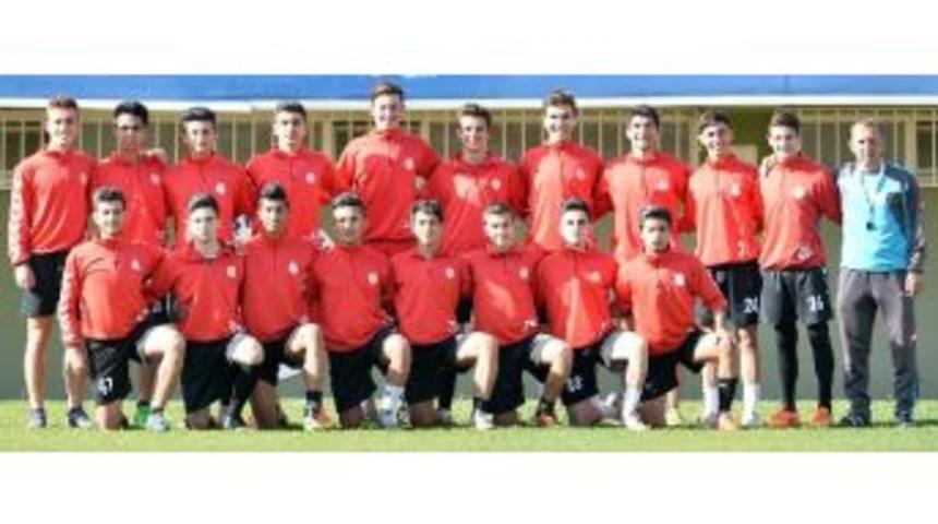 Paşa&rsquo;nın Gen&ccedil;leri Şampiyonluk Yolunda