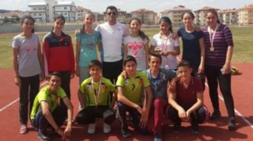 Pazarlar Ortaokulu&rsquo;nun Atletizm Başarısı