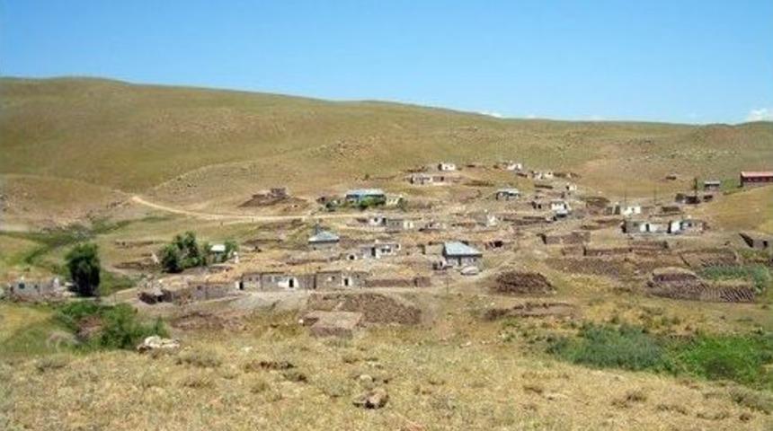 Toprak Damlı Ev 3 &Ccedil;ocuğa Mezar Oldu