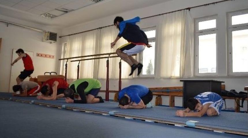 &Uuml;niversiteler Gen&ccedil;likspor 82 Takım Arasında İlk 24 Takım Arasına Kaldı