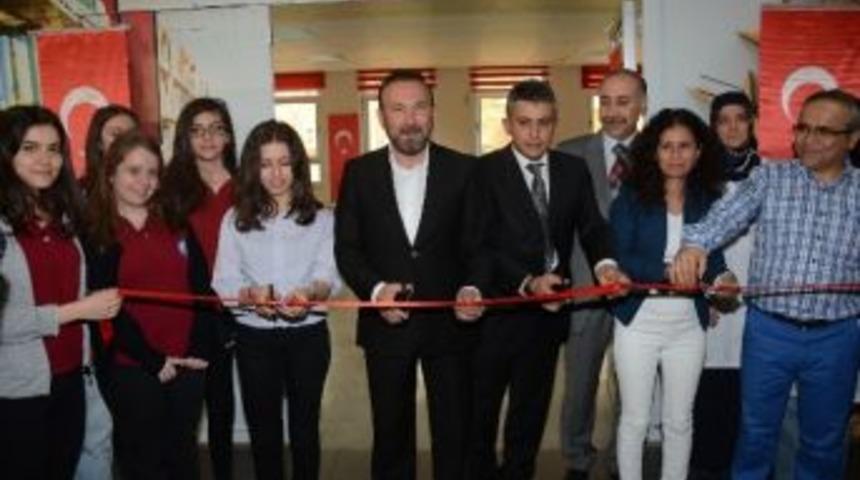 İzmit Belediyesi Okullara Desteğini S&uuml;rd&uuml;r&uuml;yor