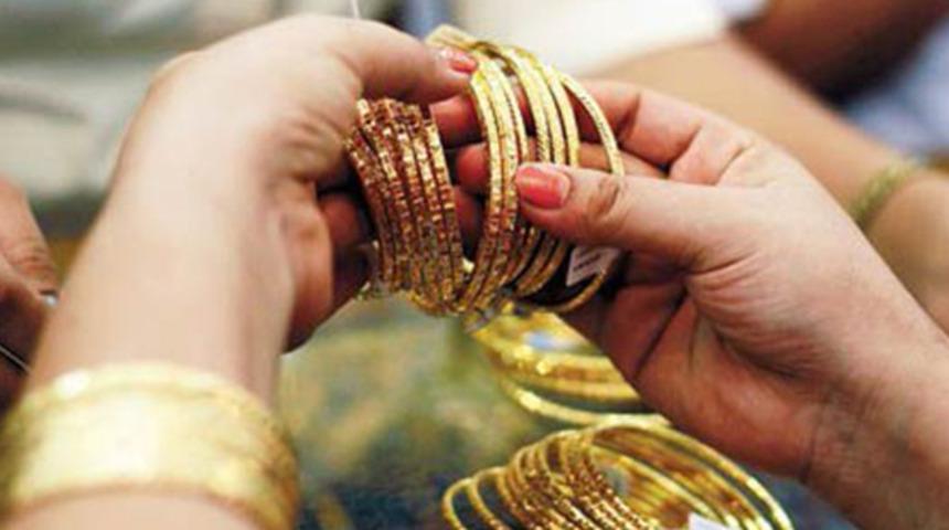 Eşinin bileziklerini pense ile keserek TOKİ'den aldığı evin taksidini &ouml;demeye &ccedil;alışan kocaya 5 yıl hapis!