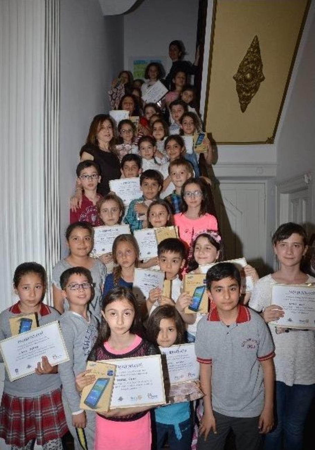 B&uuml;y&uuml;klere Ders Veren Yarışma