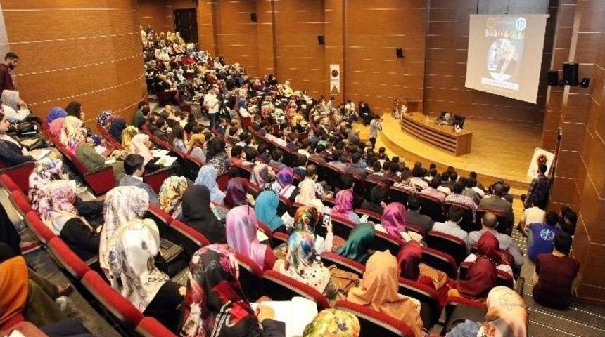 Ga&uuml;n&rsquo;de İslam Ve Gen&ccedil;lik Konferansı