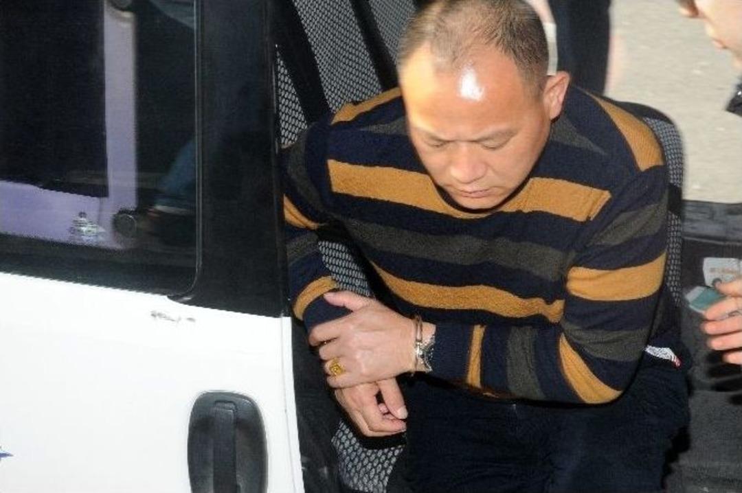 U&ccedil;akta Hırsız Var