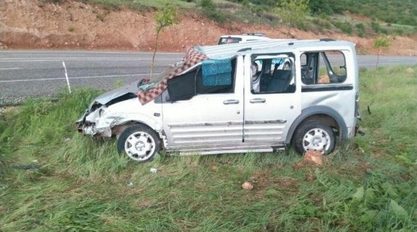 Hafif Ticari Ara&ccedil; Takla Attı