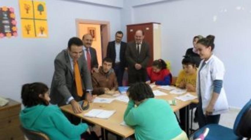 Kaymakam Akpay&rsquo;dan Eğitim Kurumlarına Ziyaret