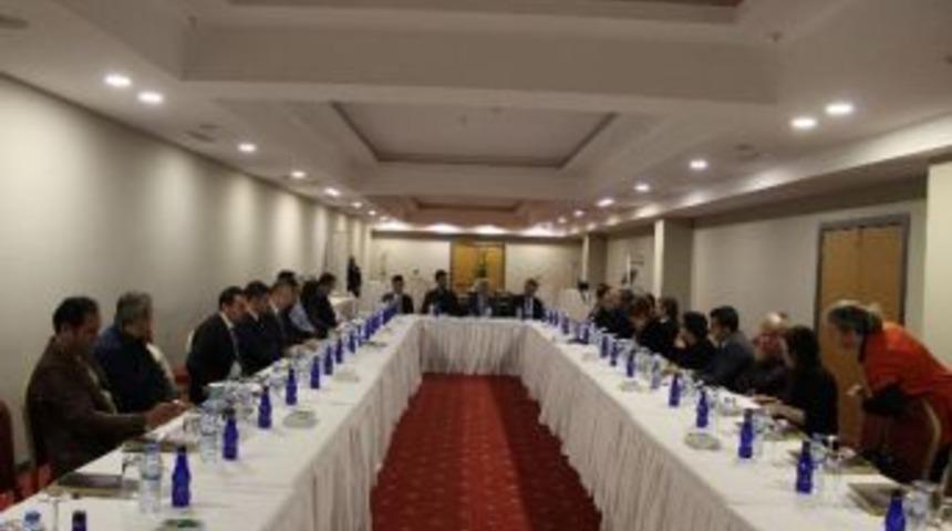 İl K&uuml;lt&uuml;r Ve Turizm M&uuml;d&uuml;r&uuml; İsmet Taymuş Turizmcilerle Toplantı Yaptı