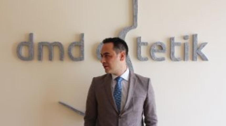 Op. Dr. Demirel: "jinekomasti Ameliyatı İle Meme B&uuml;y&uuml;mesi Erkeklerde Kabus Olmaktan &Ccedil;ıkıyor"