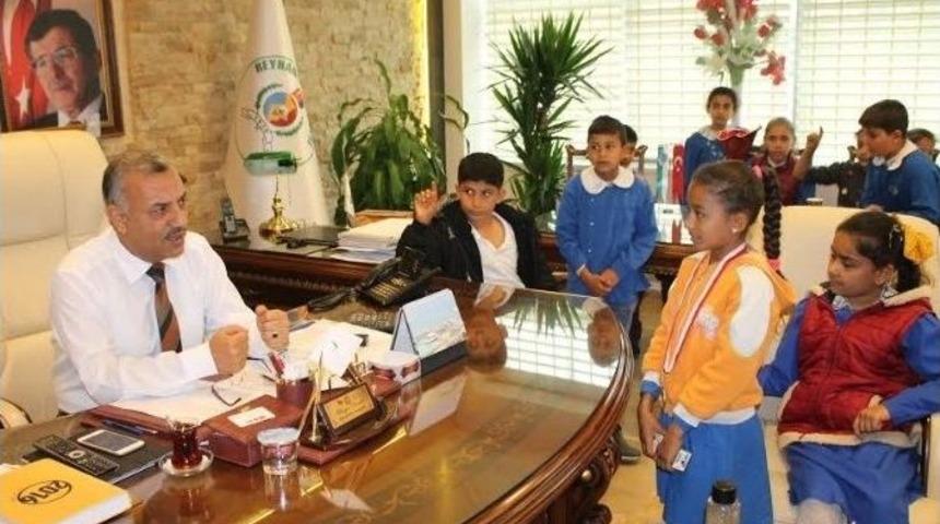 İlkokul &Ouml;ğrencilerinden Başkan Şanverdi&rsquo;ye Ziyaret