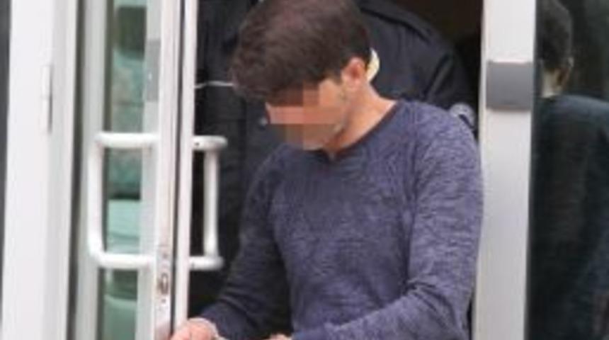 Ev Sahibini Tehdit Edip T&uuml;fekle Ateş A&ccedil;ınca Tutuklandı