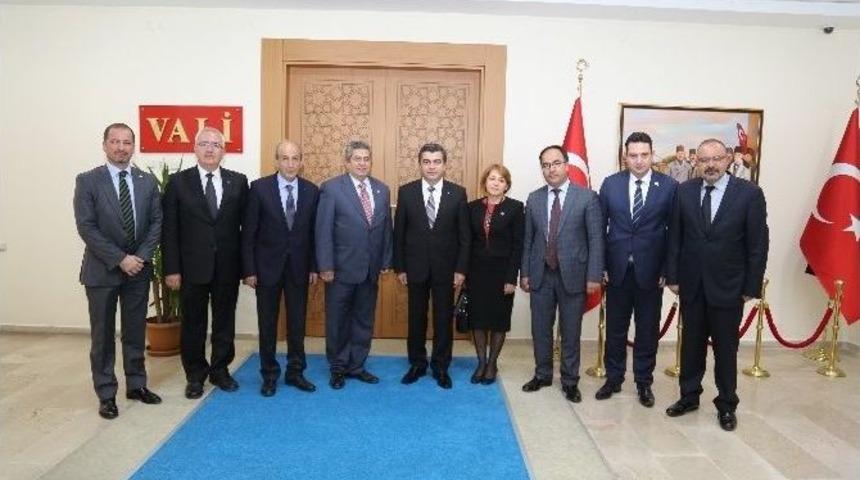 Egeli Sanayiciler Vali D&uuml;zg&uuml;n&rsquo;&uuml; Ziyaret Etti