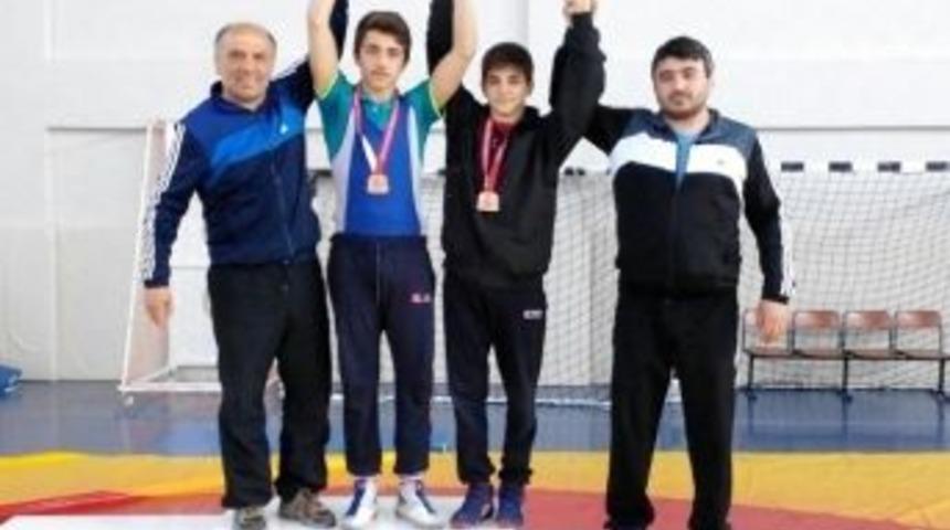 Kartepeli G&uuml;reş&ccedil;iler &Ccedil;anakkale&rsquo;den 2 Dereceyle D&ouml;nd&uuml;