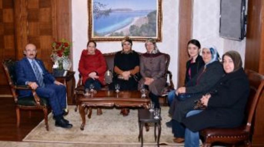 Ak Kadınlar&rsquo;dan Vali K&uuml;rkl&uuml;&rsquo;ye Ziyaret