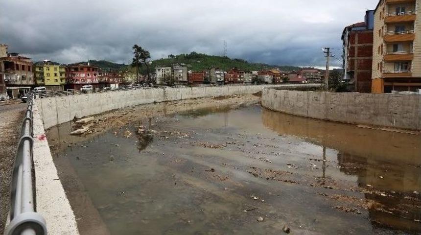 &Uuml;nye&rsquo;nin Tabakhane Deresi Islah Ediliyor
