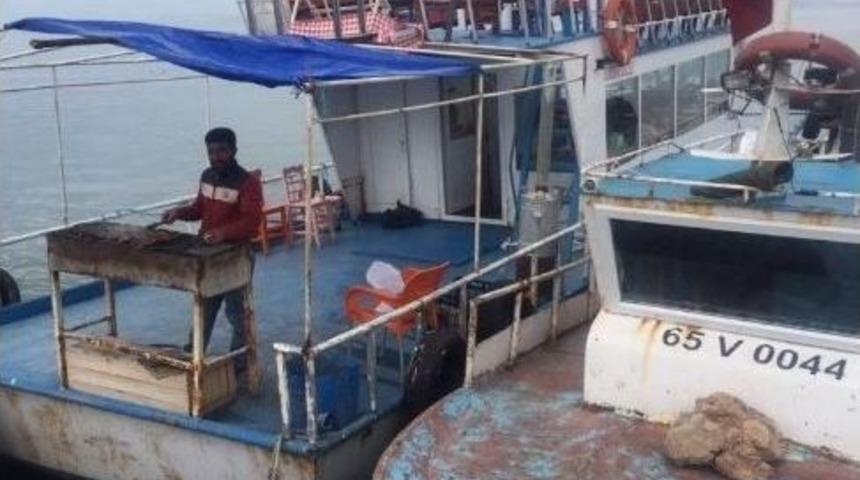 Van G&ouml;l&uuml;&rsquo;nde İnci Kefali Avlanma Yasağı Başlıyor