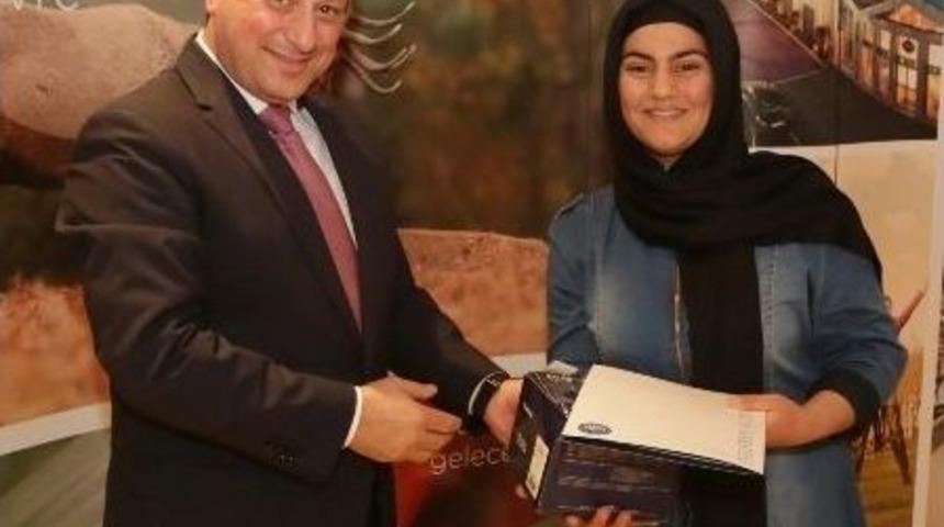 İstanbul&rsquo;un Kadınları, Fotoğraflarını Khas&rsquo;ta G&ouml;r&uuml;c&uuml;ye &Ccedil;ıkardı