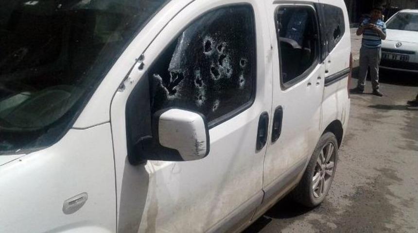 Şanlıurfa&rsquo;da Araca Silahlı Saldırı