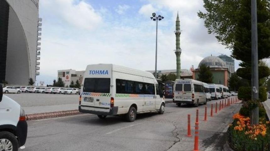 Minib&uuml;s&ccedil;&uuml;lerden J Plaka Eylemi