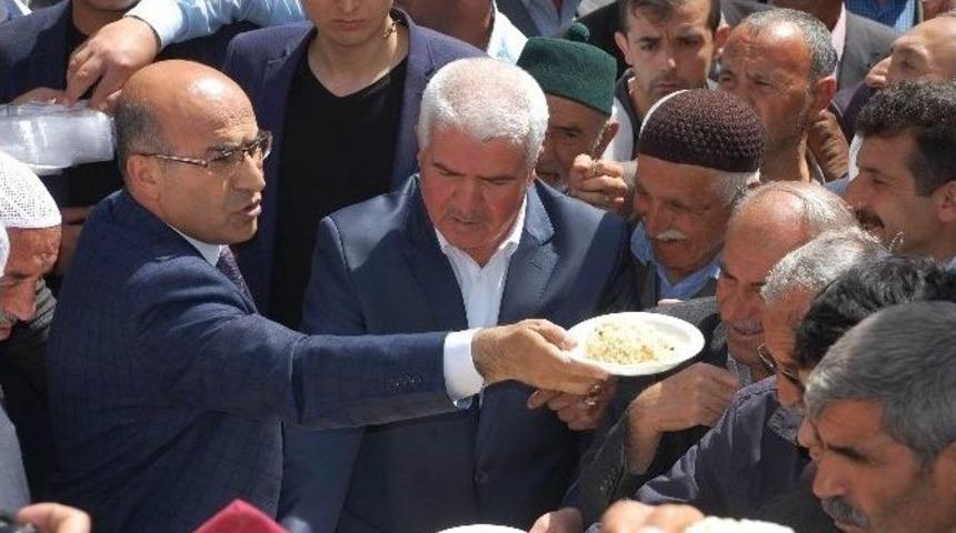 Adıyaman&rsquo;da 5 Bin Kişiye Pilav Dağıtıldı