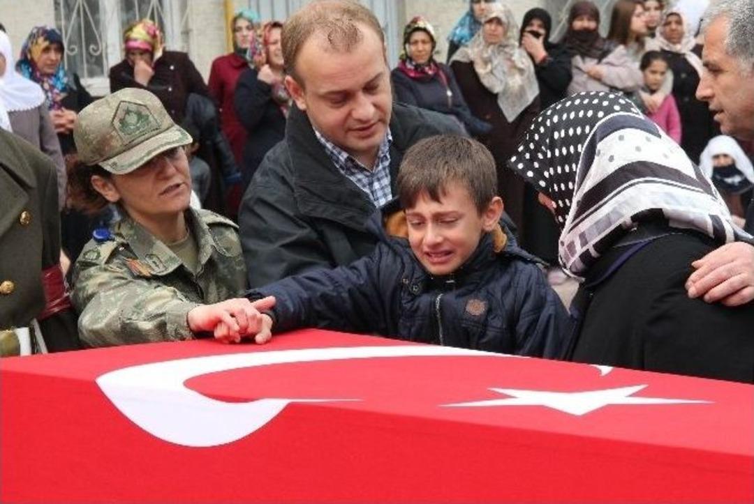 Yol Kenarında &Ouml;l&uuml; Bulunan Astsubay, Son Yolculuğuna Uğurlandı