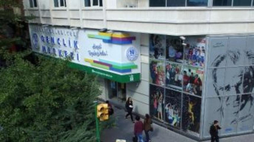 Tepebaşı Gen&ccedil;lik Merkezleri D&uuml;nyaya A&ccedil;ılıyor