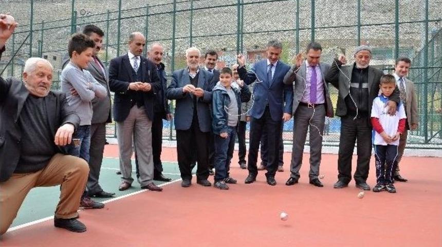 Dede Ve Torun Birlikte Topa&ccedil; &Ccedil;evirdi