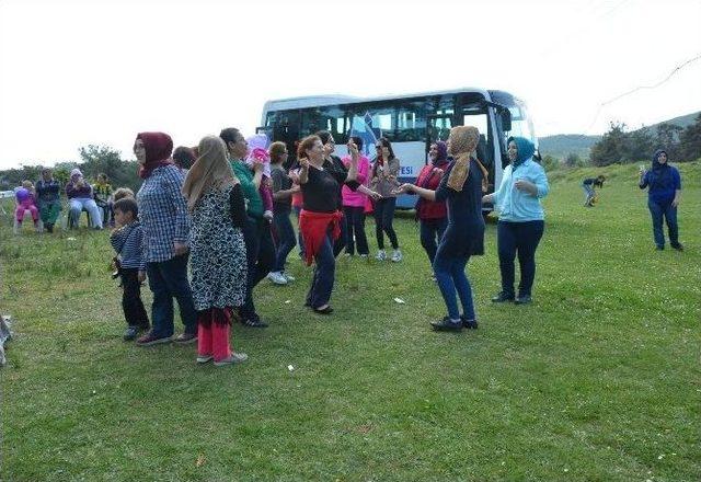 Yunusemreli Bayanlar ‘bahara Merhaba Pikniği’nde Buluştu