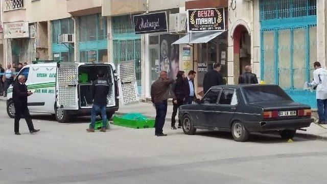 Av Tüfeğiyle Herkesin Gözü Önünde İntihar Etti